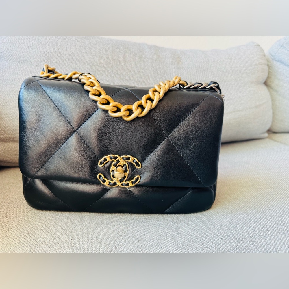 NEW- Chanel Black Quilted Leather Bag with tag - Picture 14 of 17